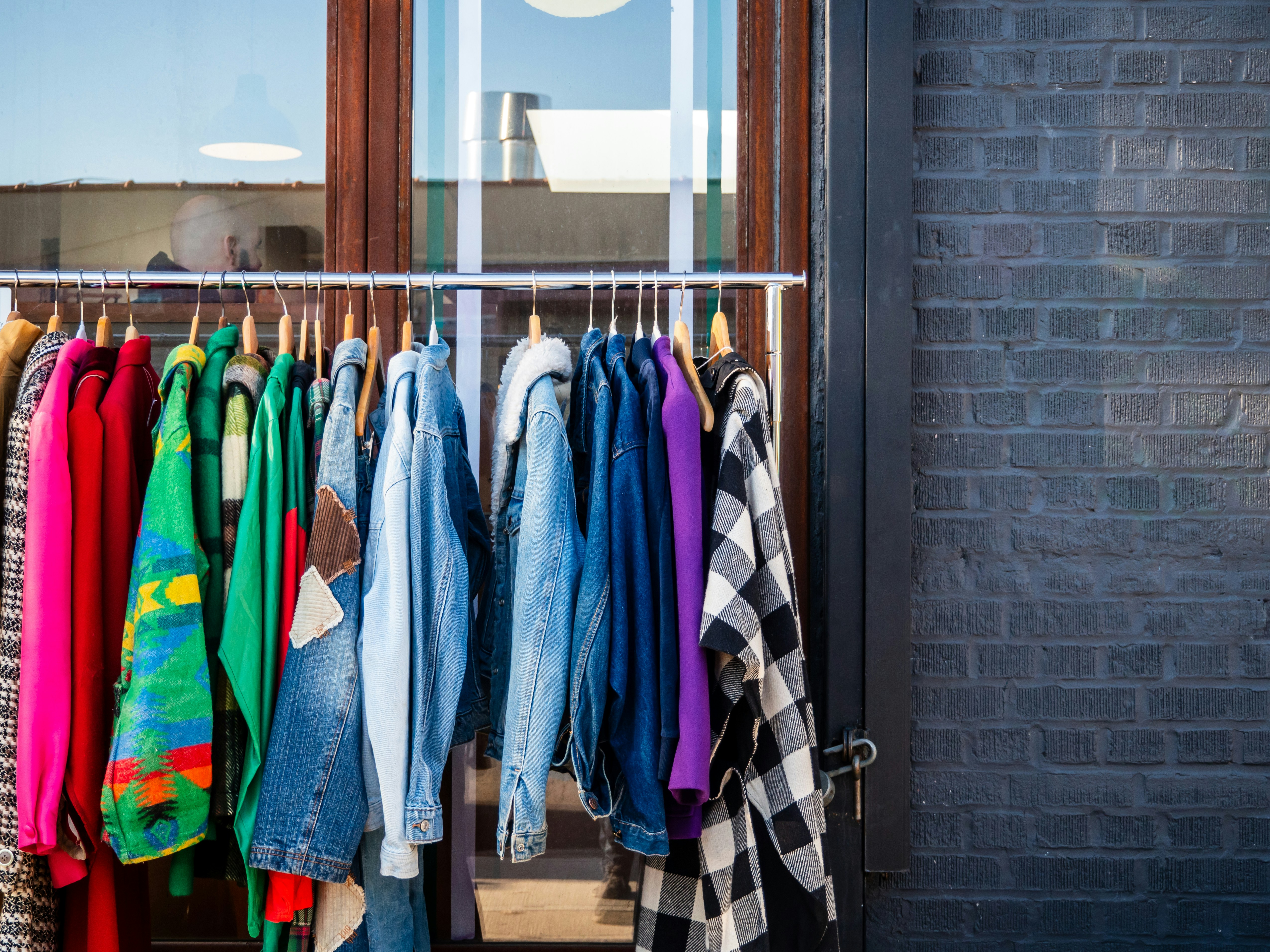Retail storefront window display